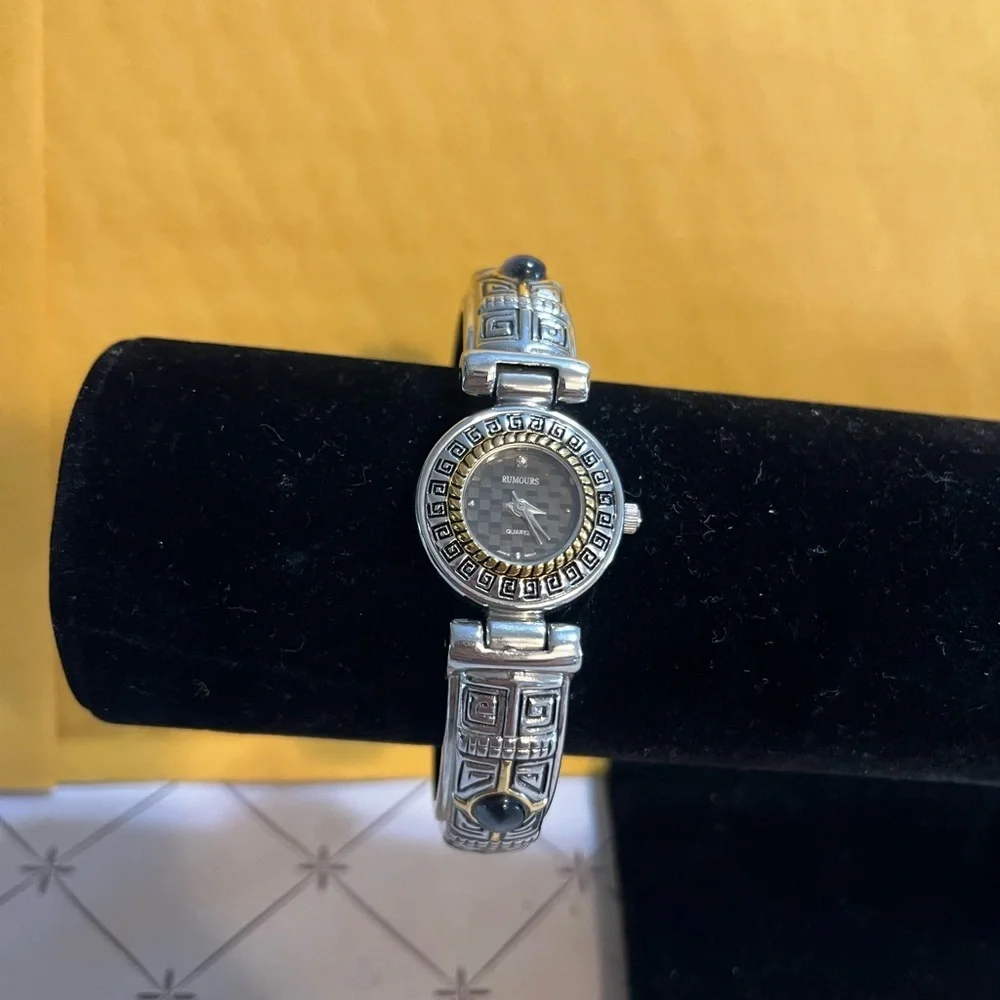 RUMOURS QUUARTZ WOMENS Silver Women's Watch